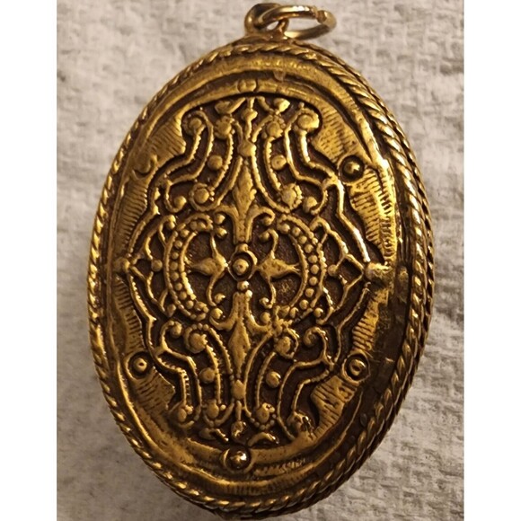 Vintage Dried Flowers in LUCITE Dome Reversible to GoldTone FILIGREE Pendant GuC - Picture 2 of 7